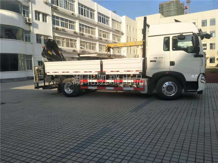 DWJ5181JJHD6計量檢衡車（左）